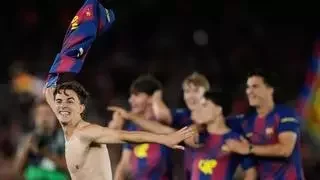 Gavi se 'moja' sobre los dos más peligrosos en la fiesta de campeones: